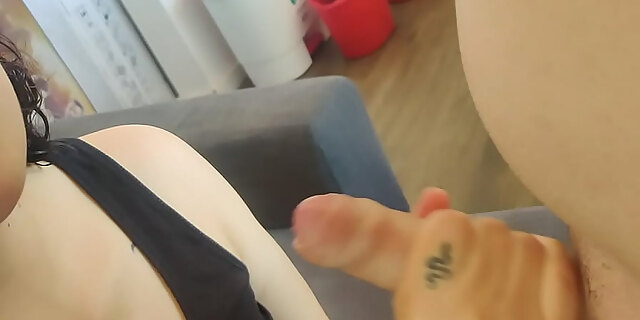 blowjob,cum,cumshot,exotic,homemade,jeans,latina,piercing,pov